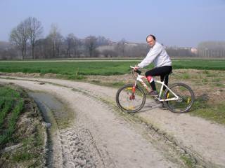 sterrato di campagna ad est di Mercenasco