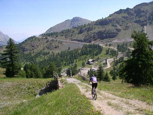 impegnativa discesa lungo lo skilift du Querelay