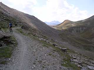 il lungo traverso che precede il Col de Sollieres
