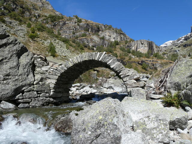 ponte in pietra (Alpe Vassola di sopra)