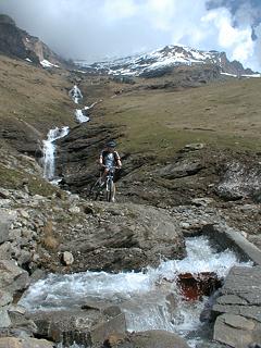 l'opzione per il torrente Rocciamelone (poco oltre il termine della strada)