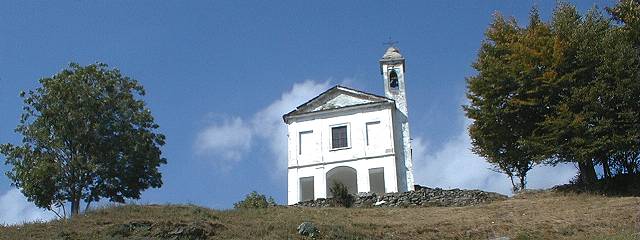 la chiesetta nei pressi della borgata Dravugna