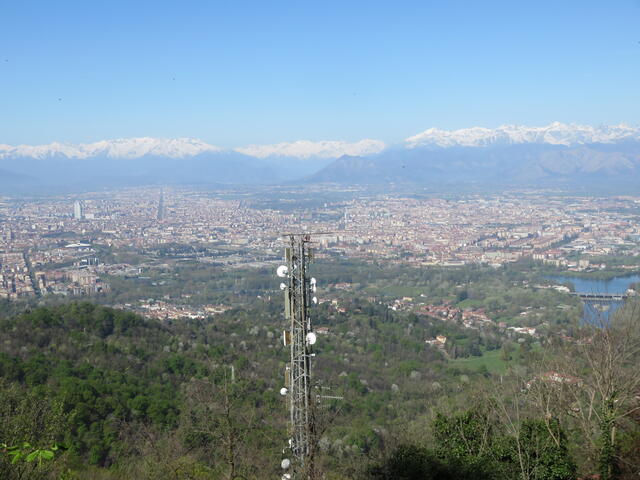 vista su Torino dal piazzale di Superga